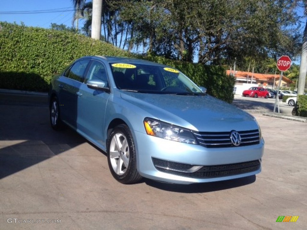 Glacier Blue Metallic 2013 Volkswagen Passat 2.5L SE Exterior Photo #90118416