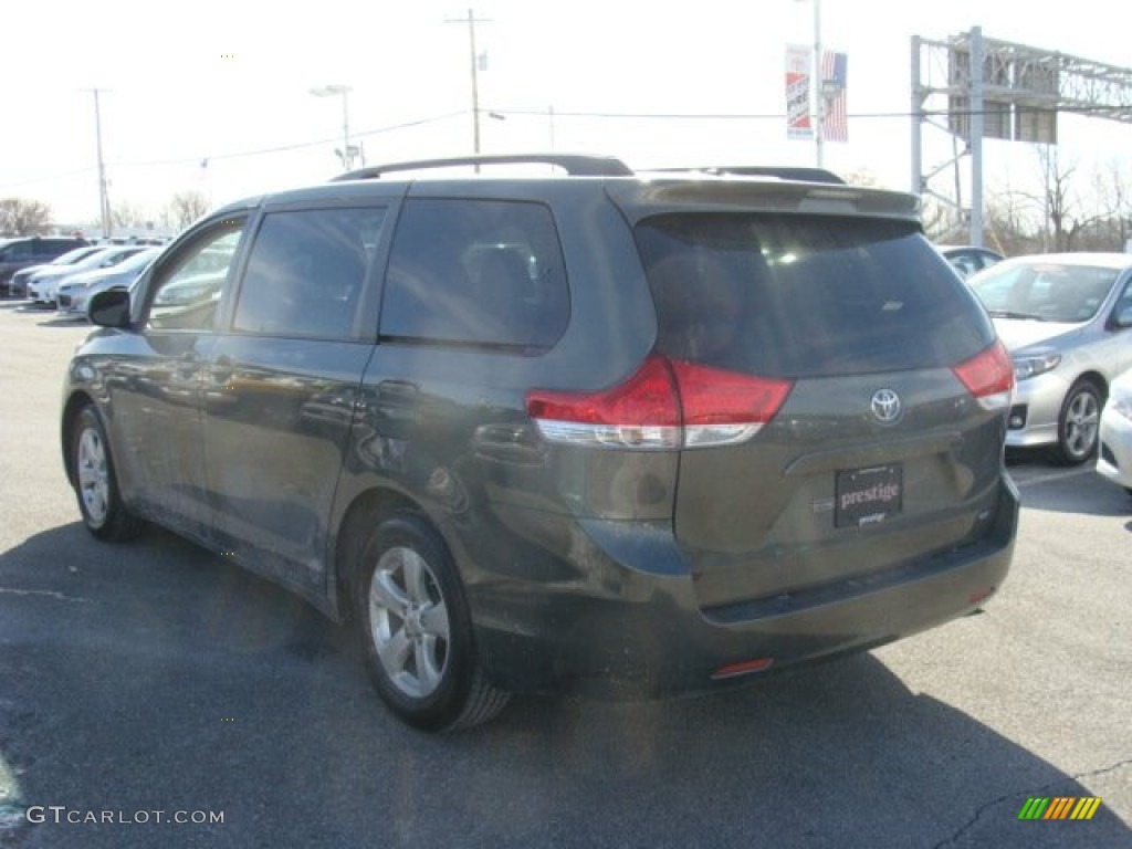 2012 Sienna LE - Cypress Green Pearl / Light Gray photo #4