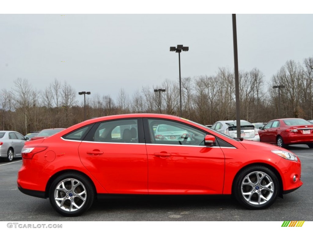 2012 Focus SEL Sedan - Race Red / Charcoal Black photo #2