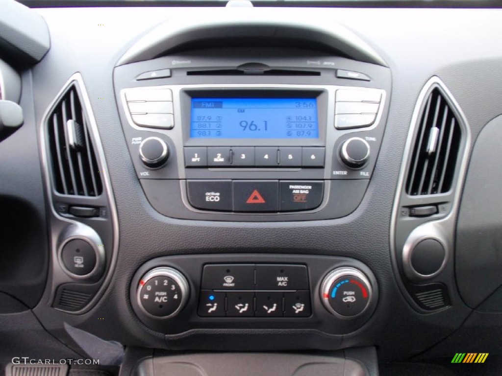 2014 Hyundai Tucson GLS Controls Photo #90123177