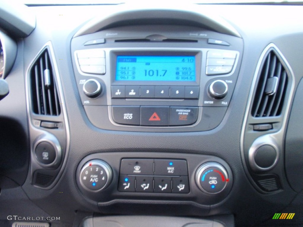 2014 Hyundai Tucson GLS Controls Photo #90123366