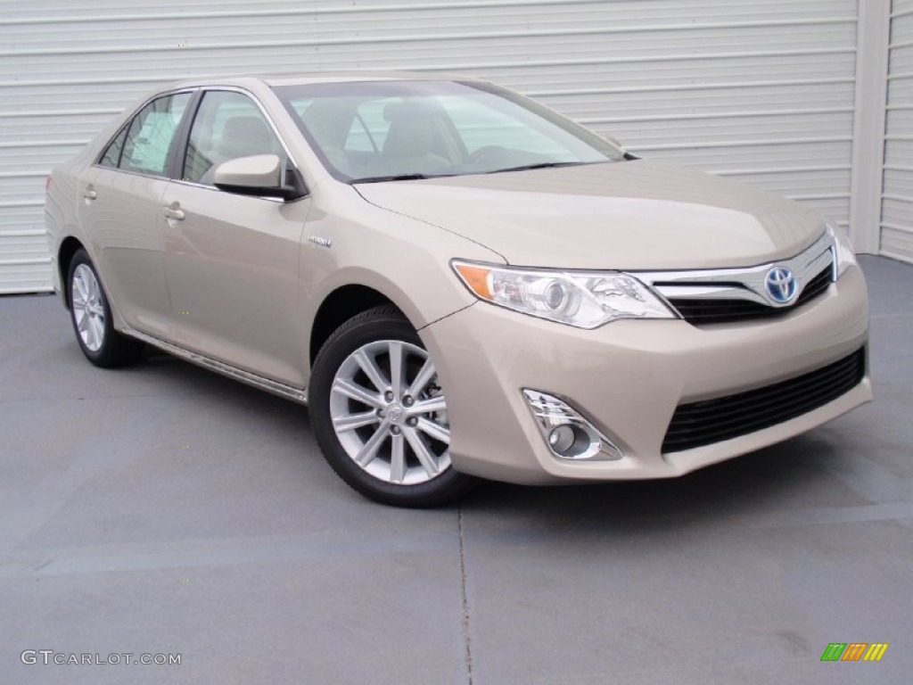 Champagne Mica 2014 Toyota Camry Hybrid XLE Exterior Photo #90123747