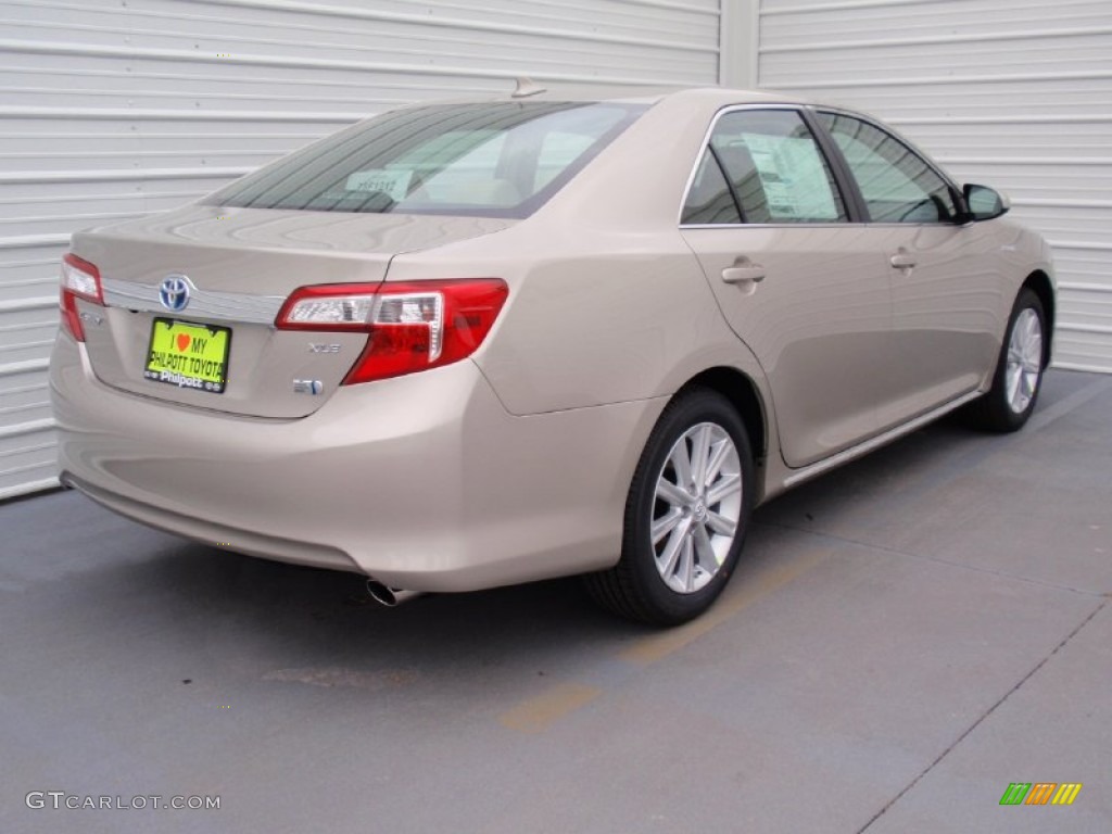 2014 Camry Hybrid XLE - Champagne Mica / Ivory photo #4