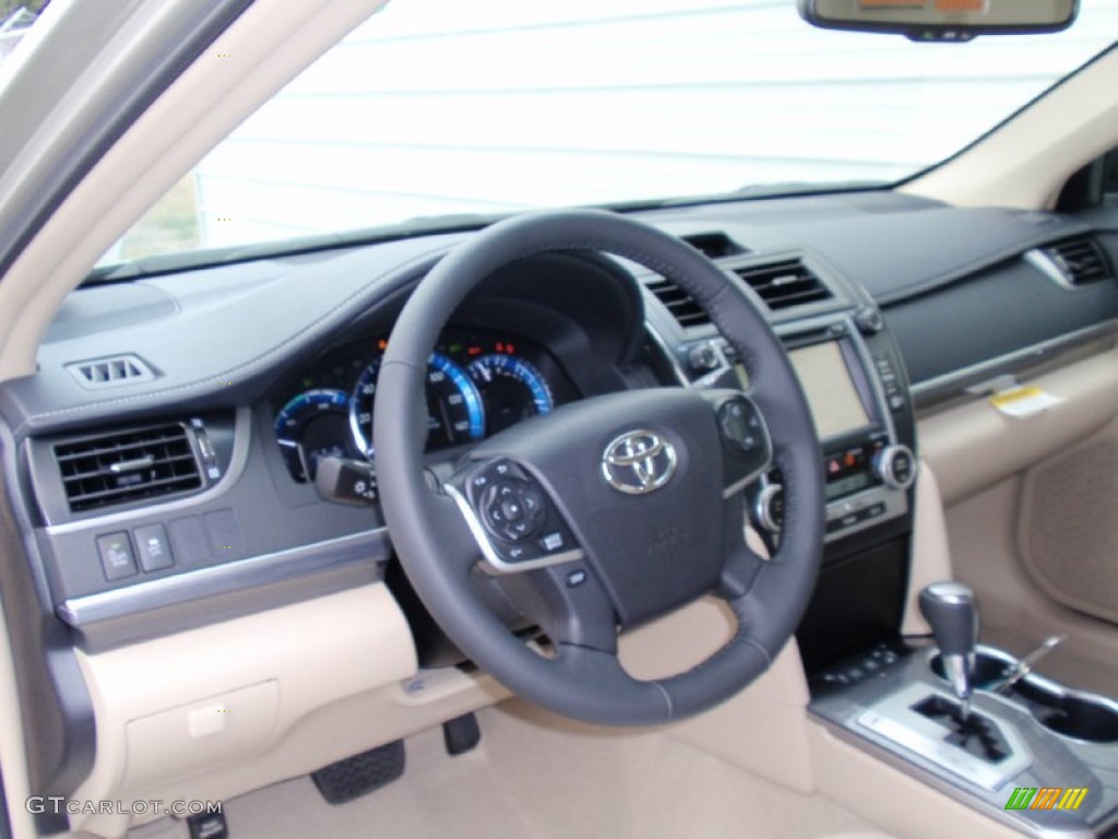 2014 Camry Hybrid XLE - Champagne Mica / Ivory photo #26