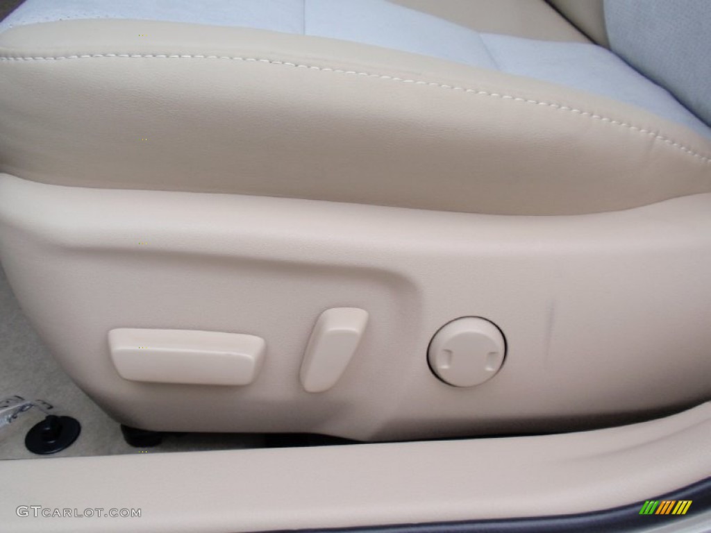 2014 Camry Hybrid XLE - Champagne Mica / Ivory photo #28