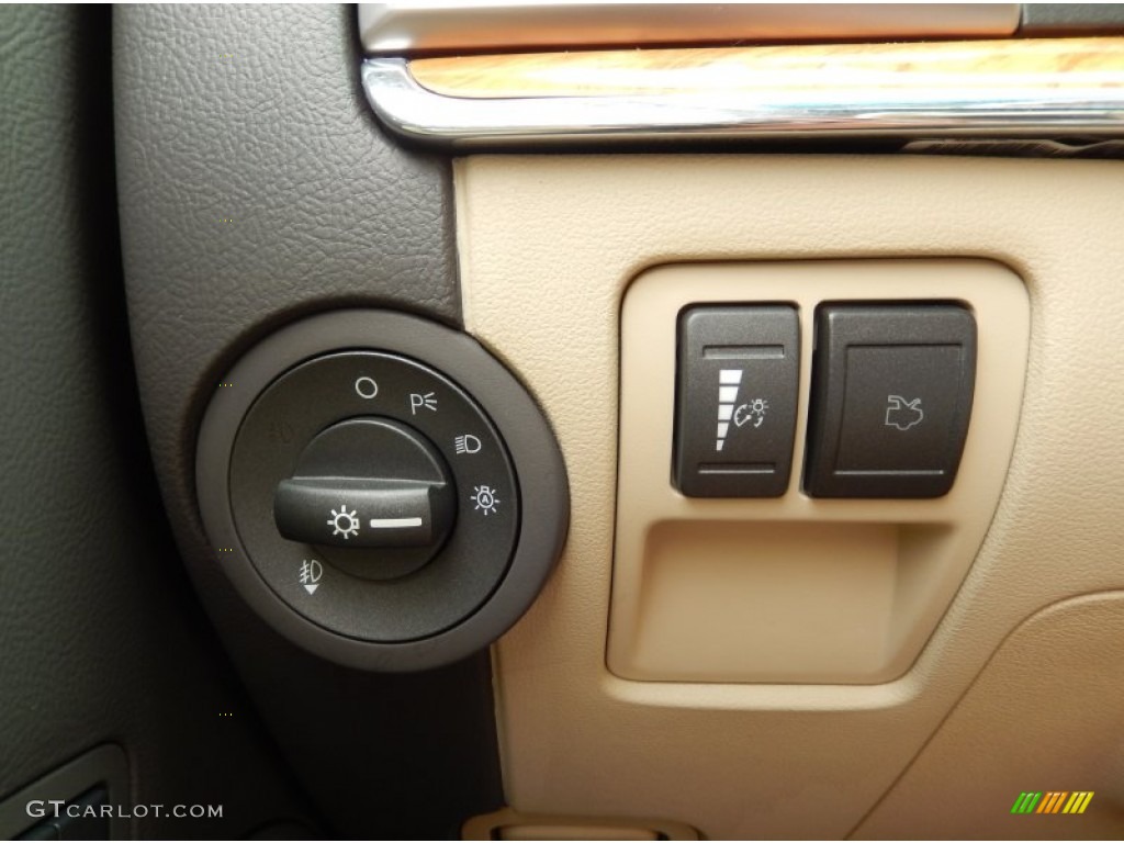 2012 Lincoln MKZ FWD Controls Photos