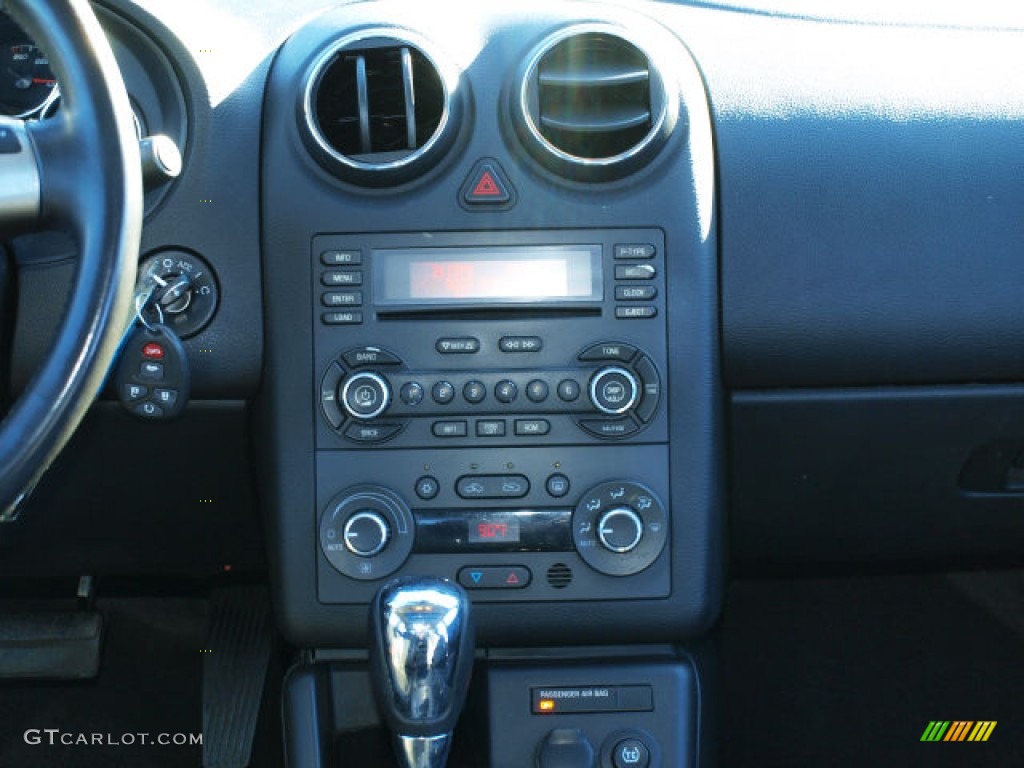 2007 Pontiac G6 GTP Sedan Controls Photos
