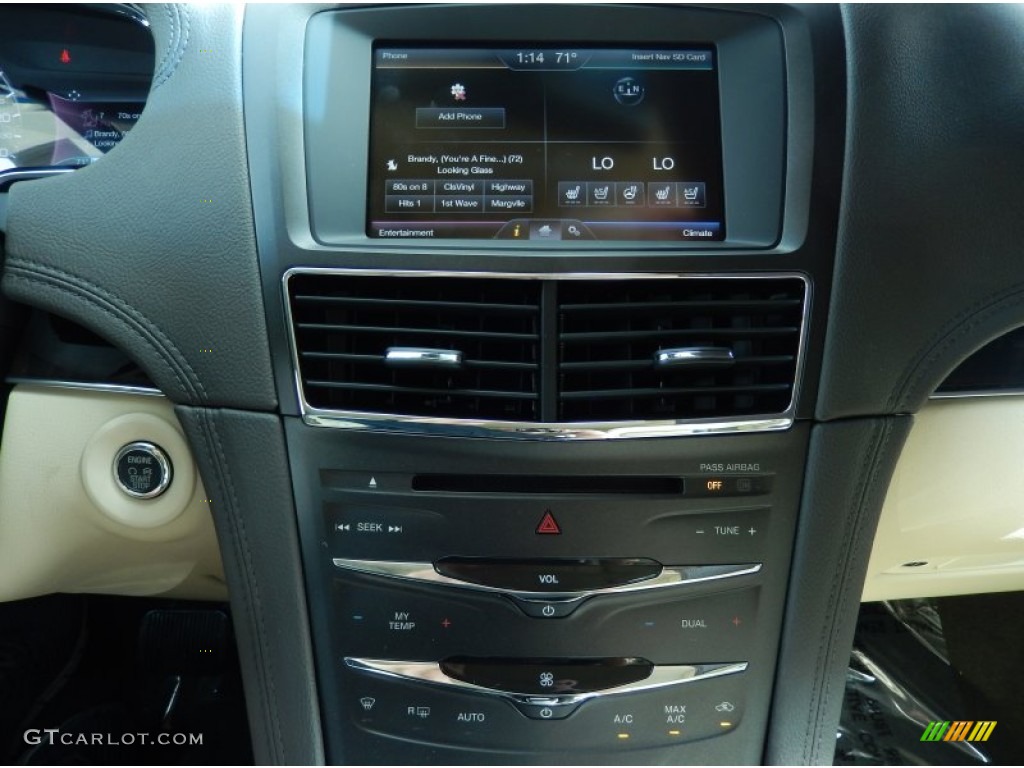 2014 Lincoln MKT EcoBoost AWD Controls Photo #90132148