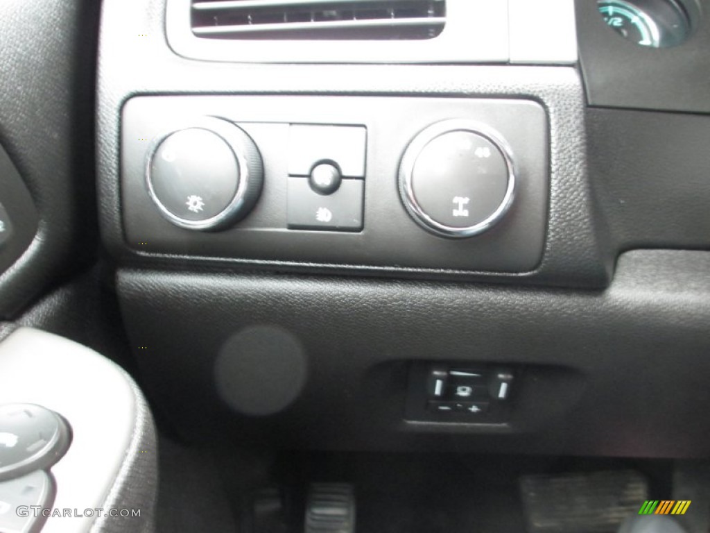 2012 Chevrolet Silverado 1500 LTZ Crew Cab 4x4 Controls Photo #90138001