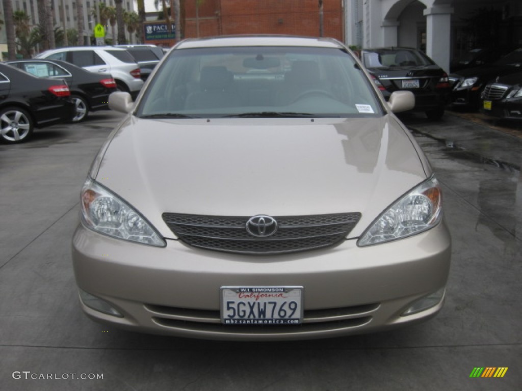 2004 Camry XLE - Desert Sand Mica / Taupe photo #6