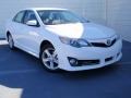 2014 Super White Toyota Camry SE  photo #1