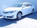 2014 Super White Toyota Camry SE  photo #7