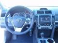 2014 Super White Toyota Camry SE  photo #28