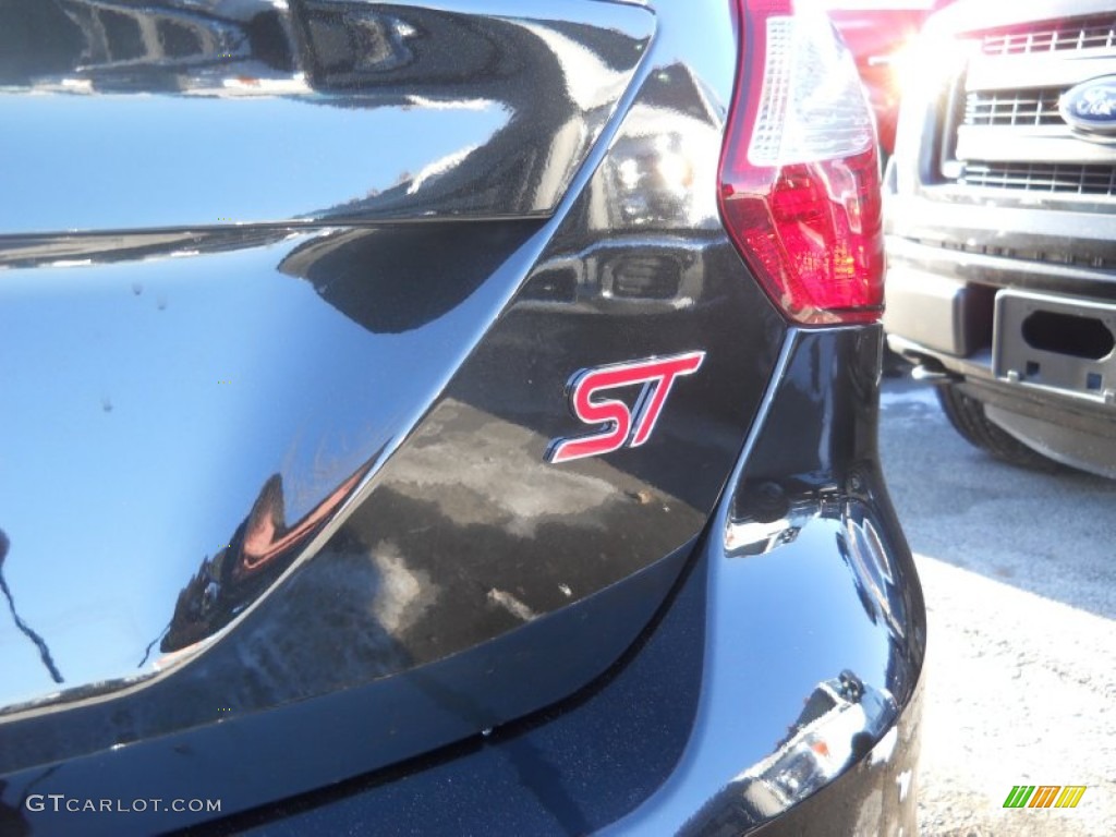 2014 Ford Focus ST Hatchback Marks and Logos Photo #90180190