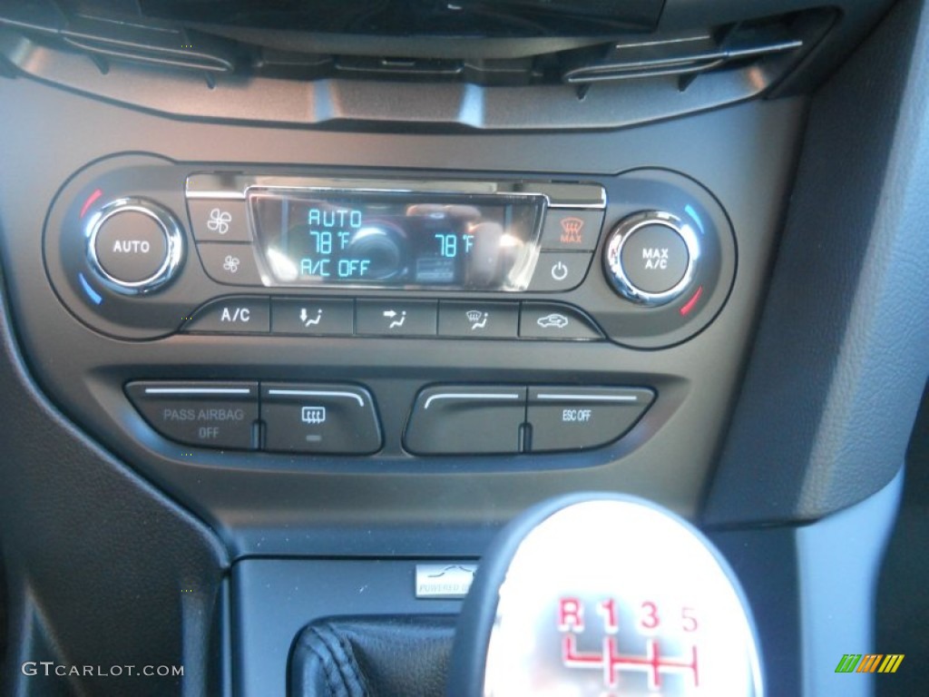 2014 Ford Focus ST Hatchback Controls Photo #90180277