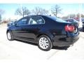 Black - Jetta SE Sedan Photo No. 3