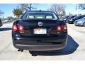 Black - Jetta SE Sedan Photo No. 4