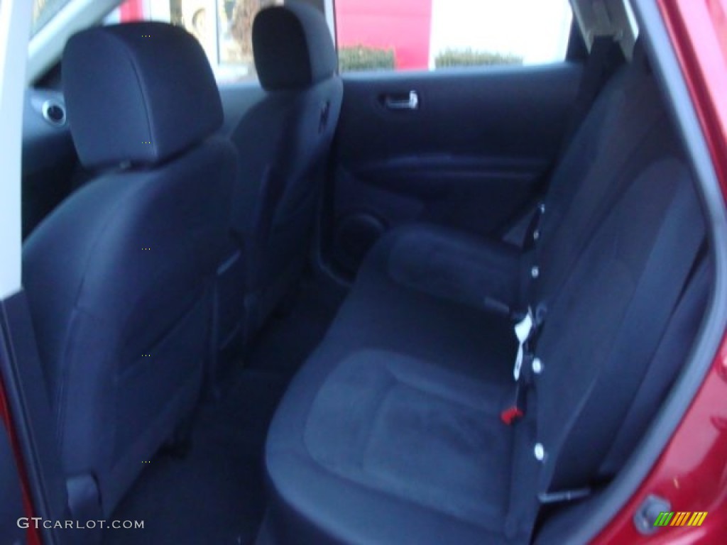 2011 Rogue S AWD - Cayenne Red / Black photo #17