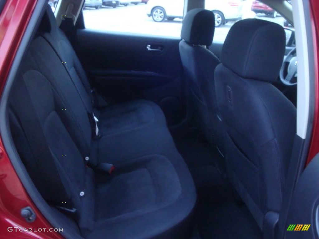 2011 Rogue S AWD - Cayenne Red / Black photo #18