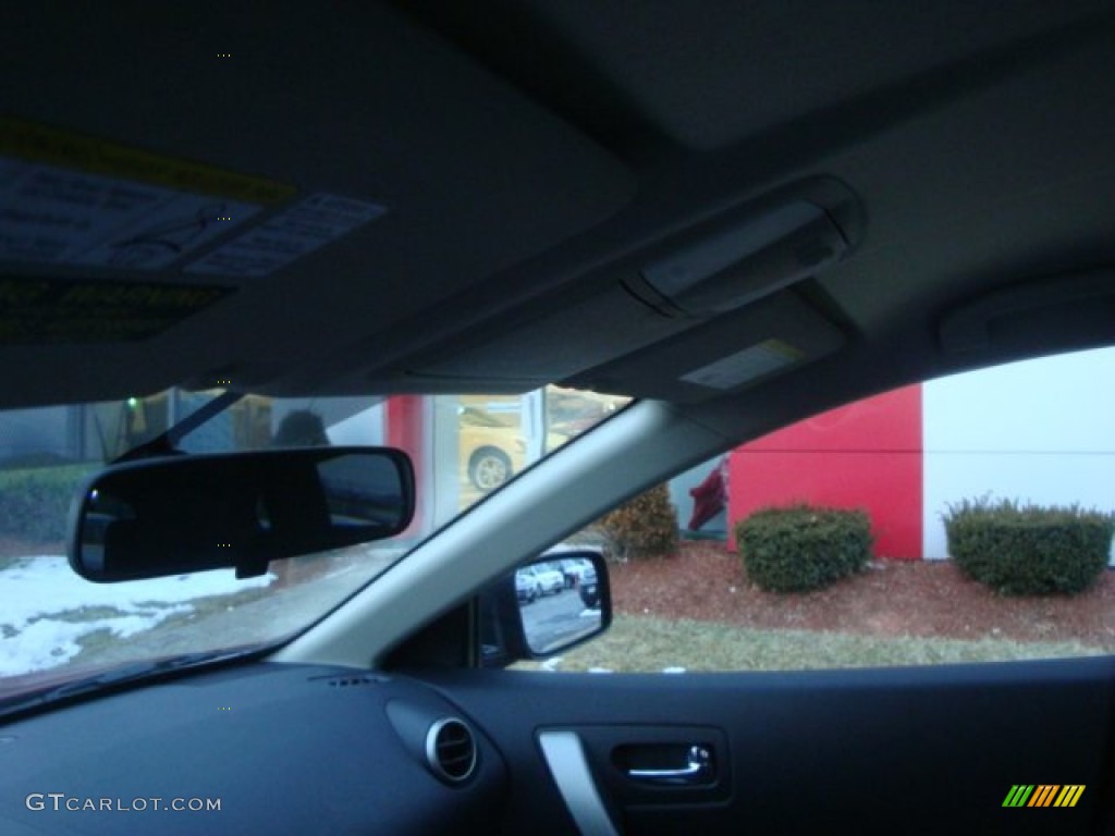2011 Rogue S AWD - Cayenne Red / Black photo #19