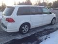 2010 Calla Lilly White Volkswagen Routan SEL  photo #4