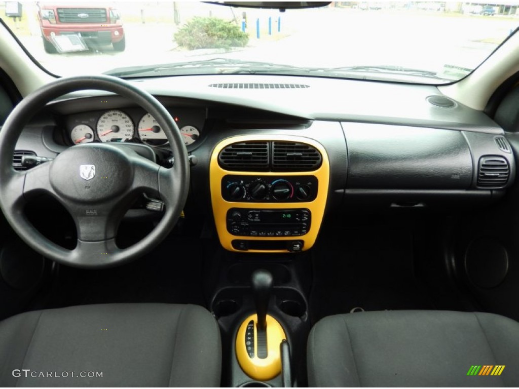 2004 Neon SXT - Solar Yellow / Dark Slate Gray photo #19