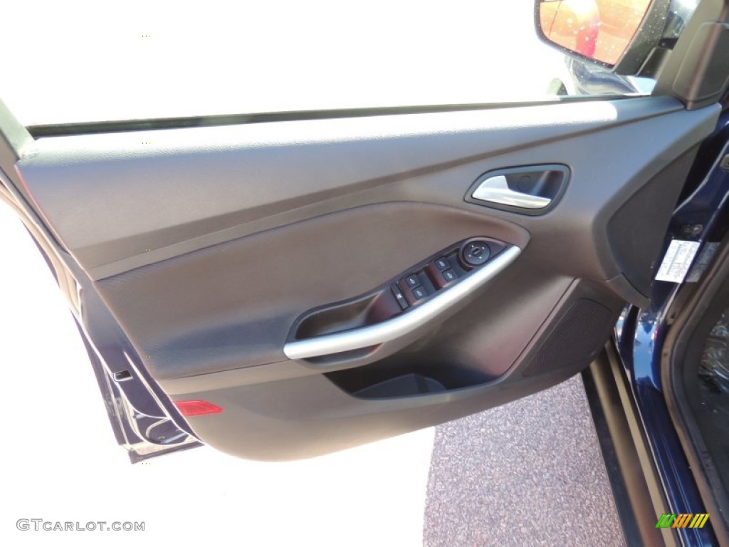 2012 Focus SE Sport Sedan - Kona Blue Metallic / Two-Tone Sport photo #6