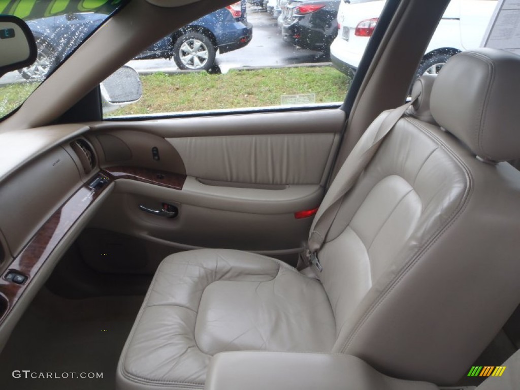 2004 Park Avenue  - White Diamond Pearl / Light Cashmere photo #18