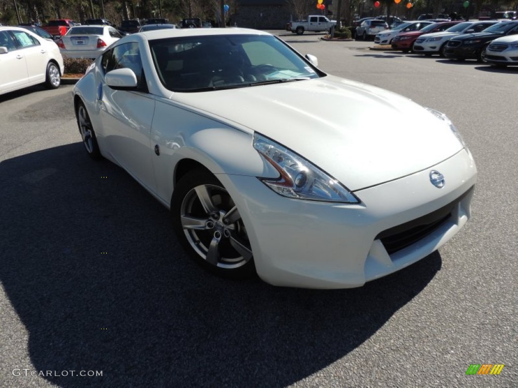 2009 370Z Coupe - Pearl White / Black Cloth photo #1