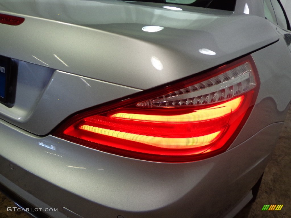 Taillight 2013 Mercedes-Benz SL 550 Roadster Parts
