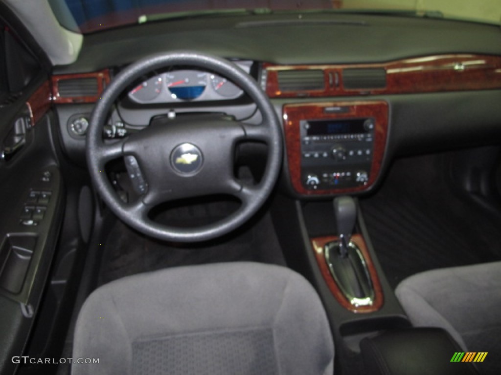 2006 Impala LT - Sport Red Metallic / Ebony Black photo #22