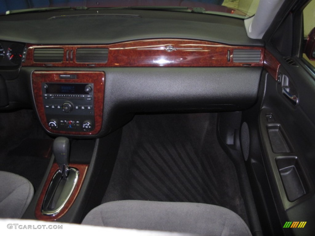 2006 Impala LT - Sport Red Metallic / Ebony Black photo #24