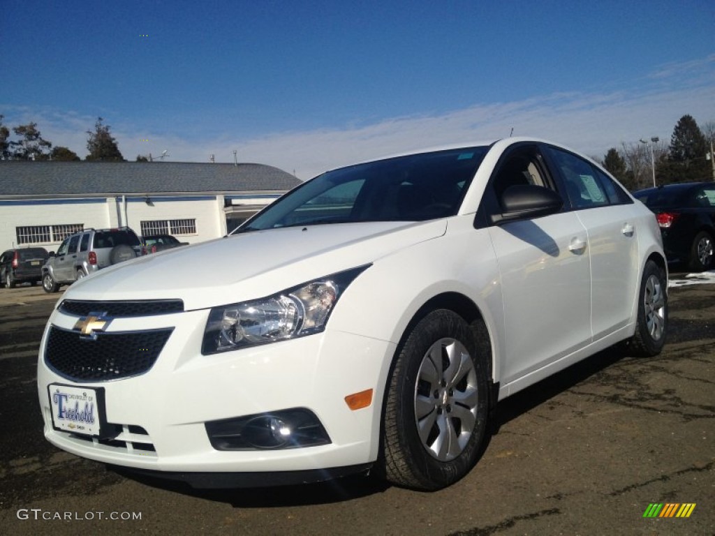 Summit White Chevrolet Cruze