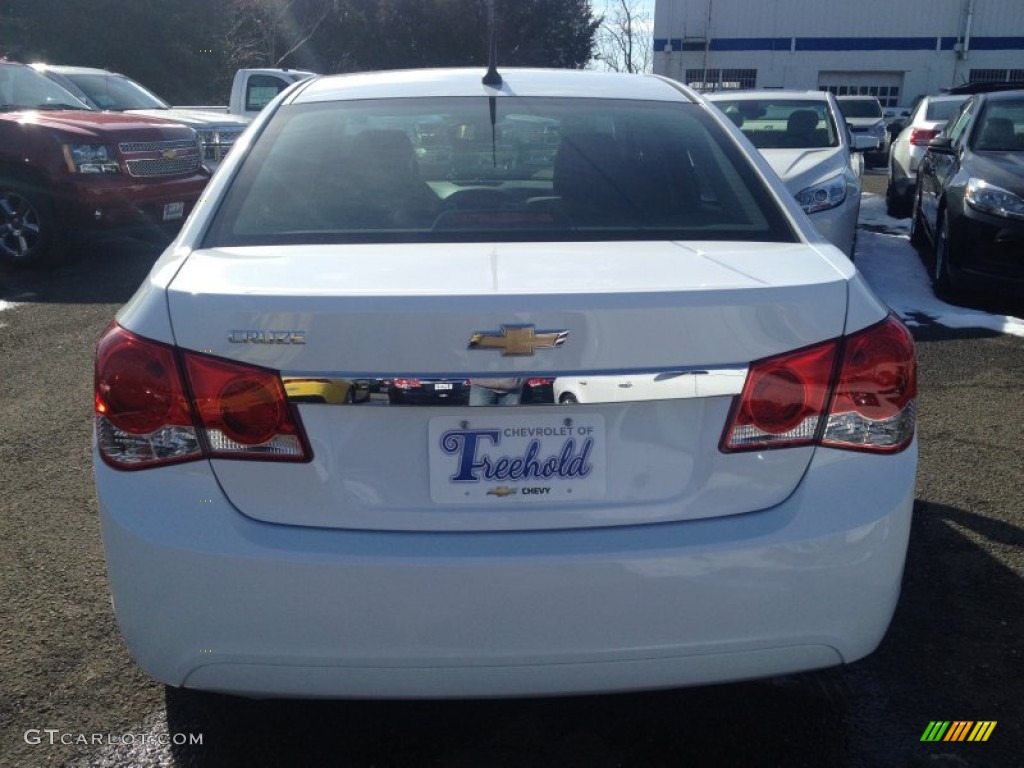 2014 Cruze LS - Summit White / Jet Black/Medium Titanium photo #5
