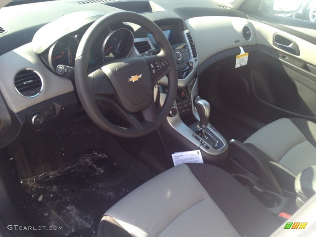 2014 Cruze LS - Summit White / Jet Black/Medium Titanium photo #7