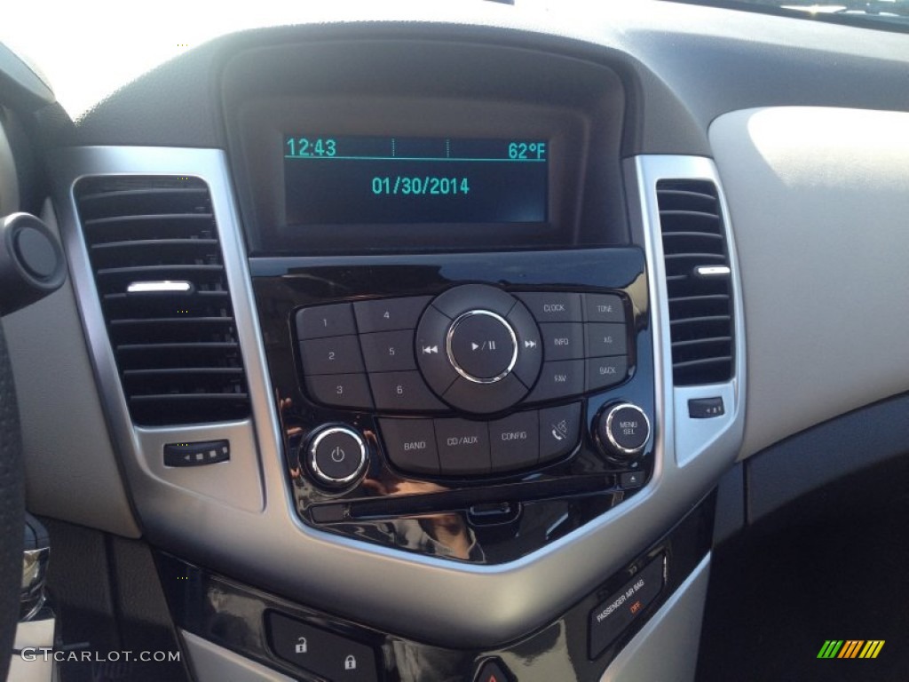 2014 Cruze LS - Summit White / Jet Black/Medium Titanium photo #10