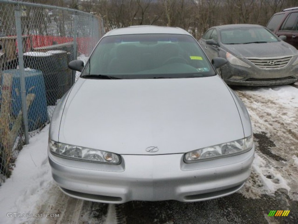 2001 Intrigue GX - Sterling Metallic / Dark Gray photo #2