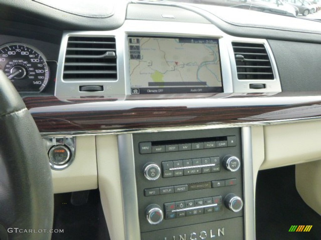 2009 Lincoln MKS AWD Sedan Controls Photos