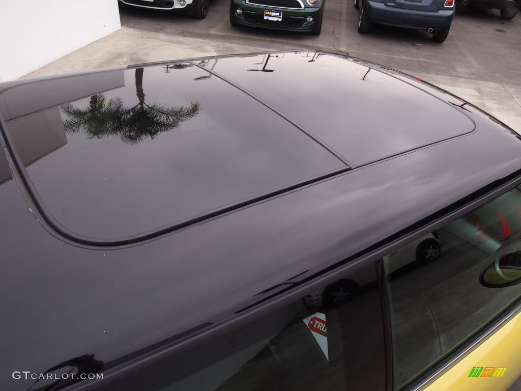 2011 Cooper Hardtop - Interchange Yellow / Carbon Black photo #6
