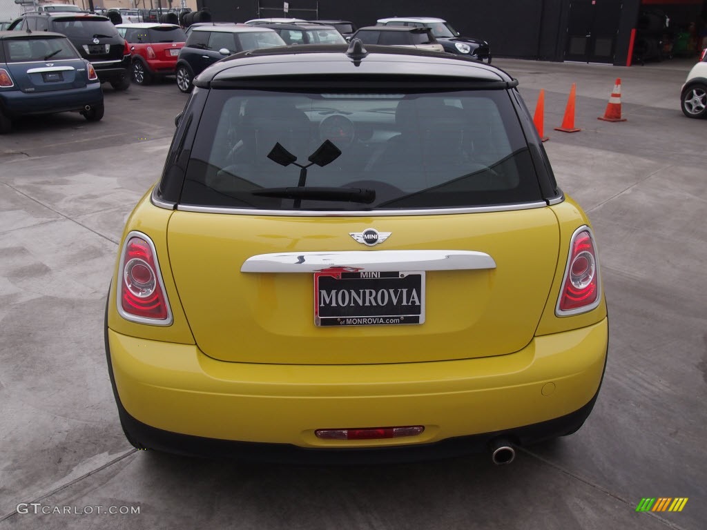 2011 Cooper Hardtop - Interchange Yellow / Carbon Black photo #8