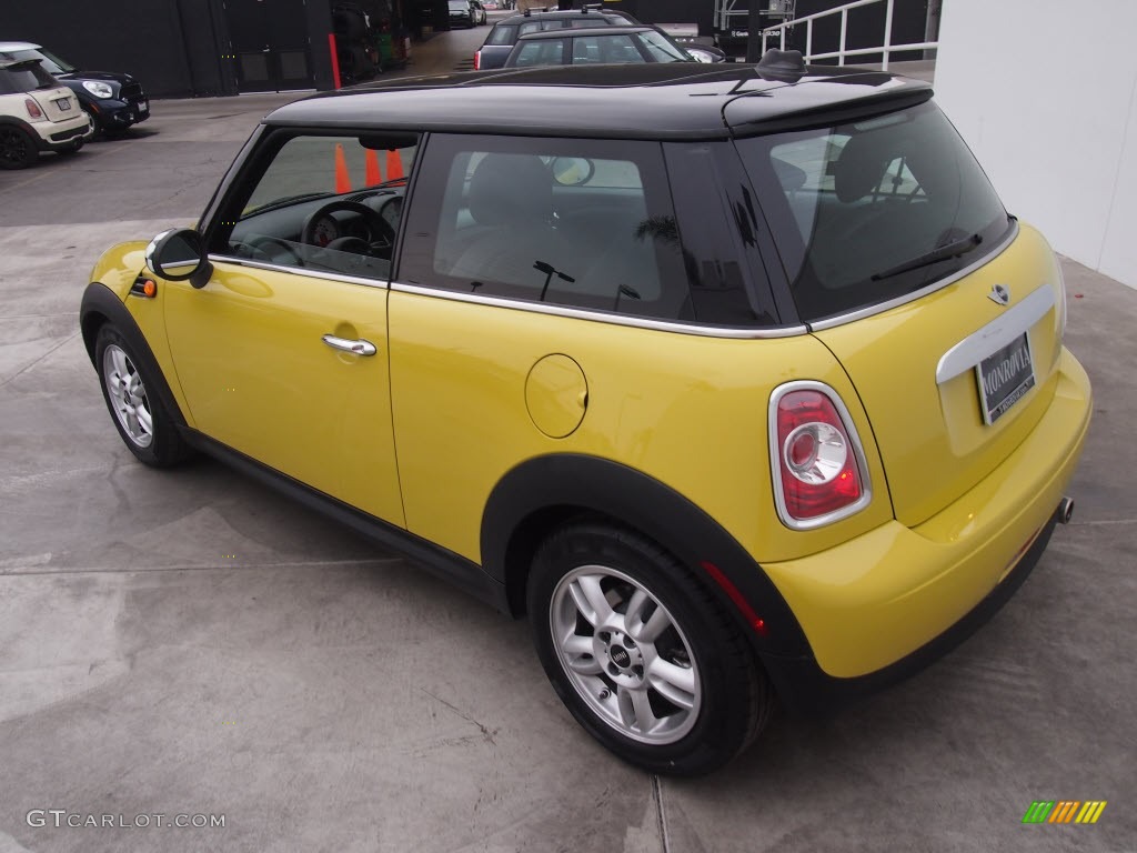 2011 Cooper Hardtop - Interchange Yellow / Carbon Black photo #9