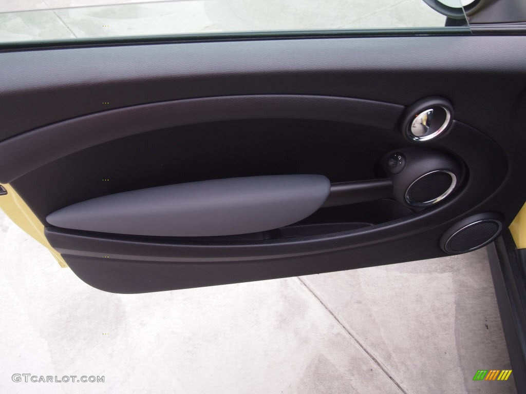 2011 Cooper Hardtop - Interchange Yellow / Carbon Black photo #14
