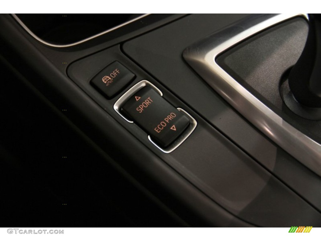 2013 BMW 3 Series 335i xDrive Sedan Controls Photo #90204203