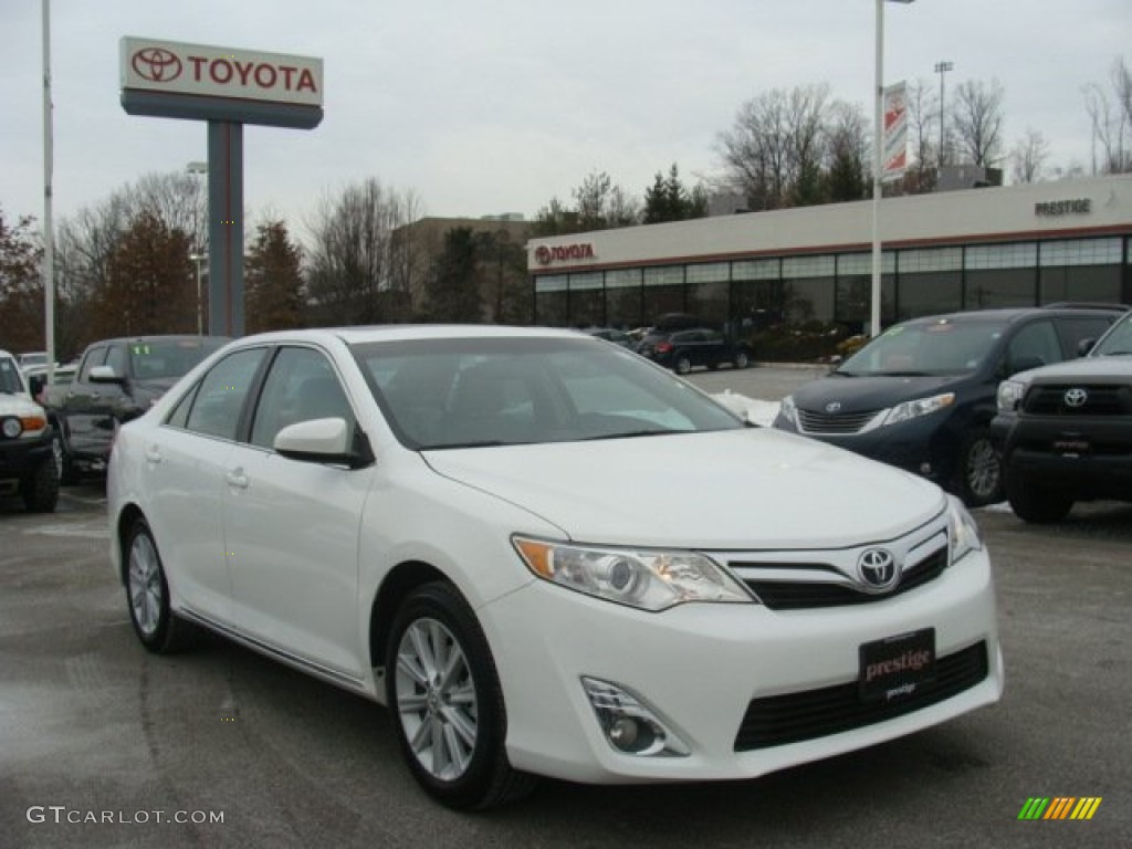 2013 Camry XLE - Super White / Ivory photo #1