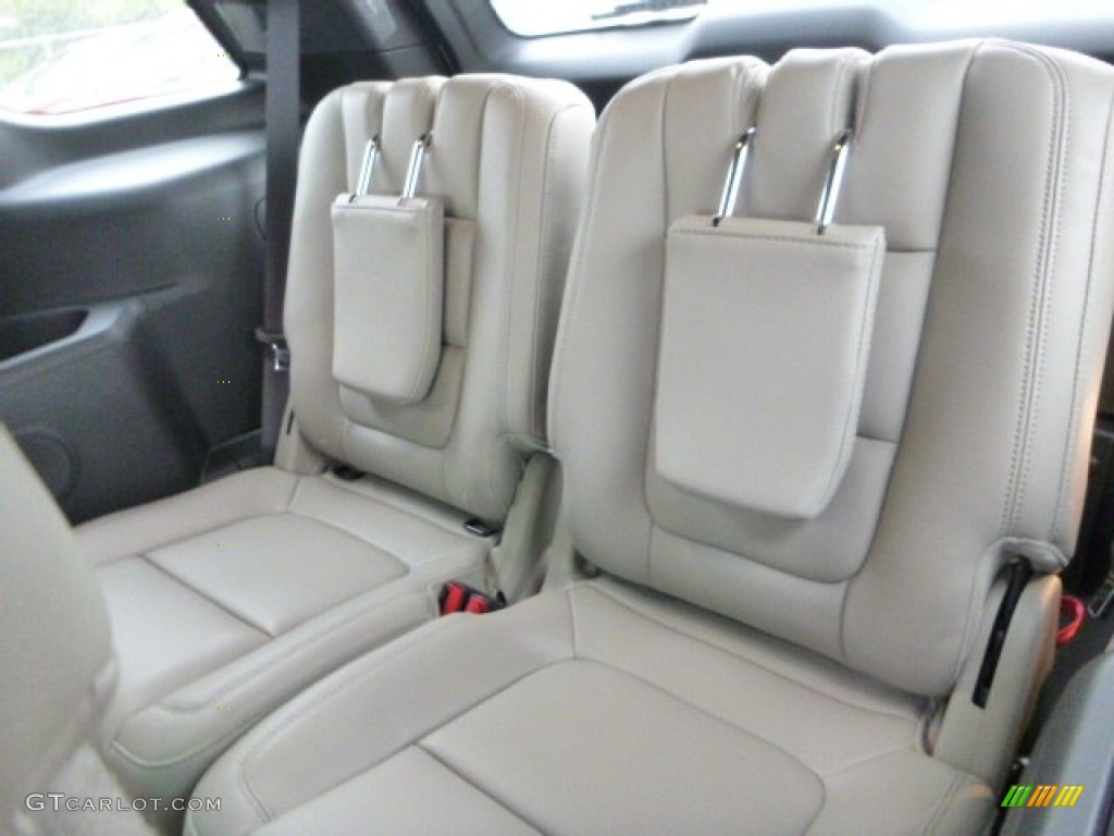 2014 Explorer XLT 4WD - Oxford White / Medium Light Stone photo #9