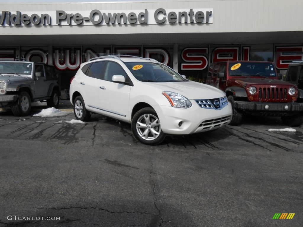 2011 Rogue SV AWD - Pearl White / Black photo #1