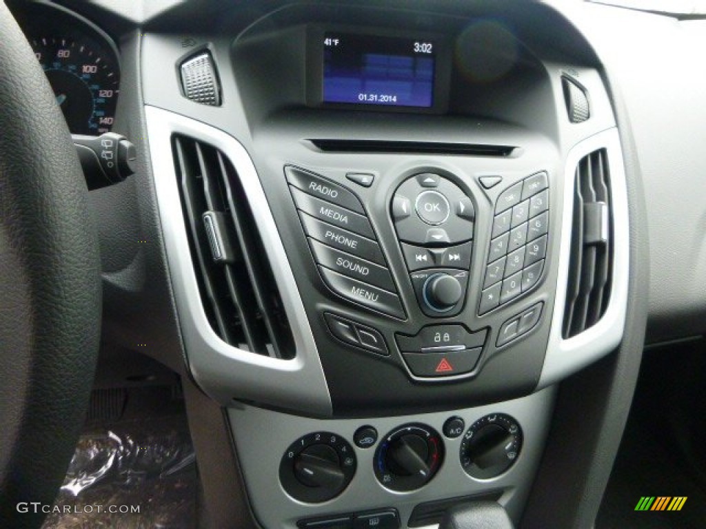2014 Focus SE Hatchback - Sterling Gray / Charcoal Black photo #13