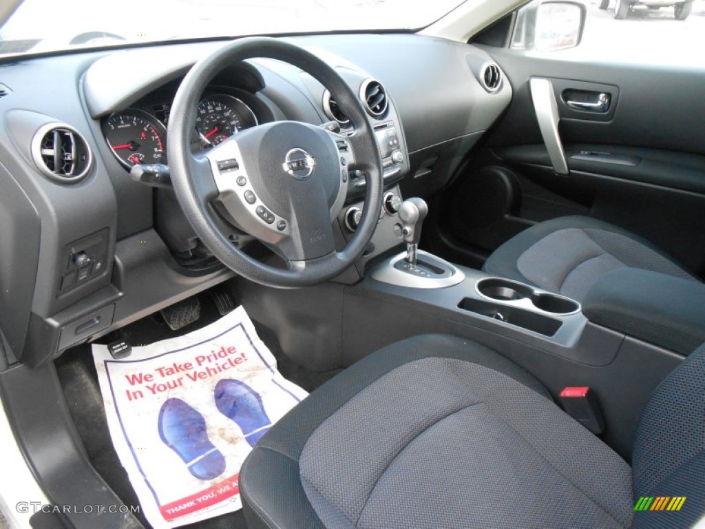 2011 Rogue SV AWD - Pearl White / Black photo #9