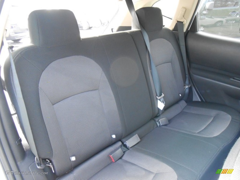 2011 Rogue SV AWD - Pearl White / Black photo #15
