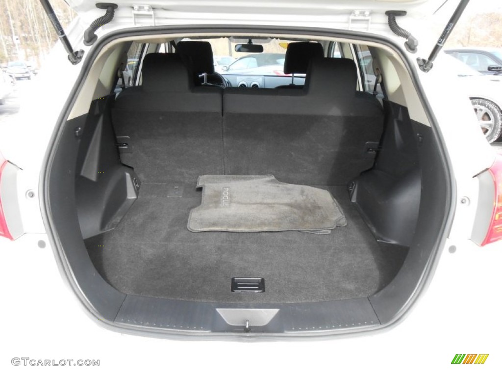 2011 Rogue SV AWD - Pearl White / Black photo #16
